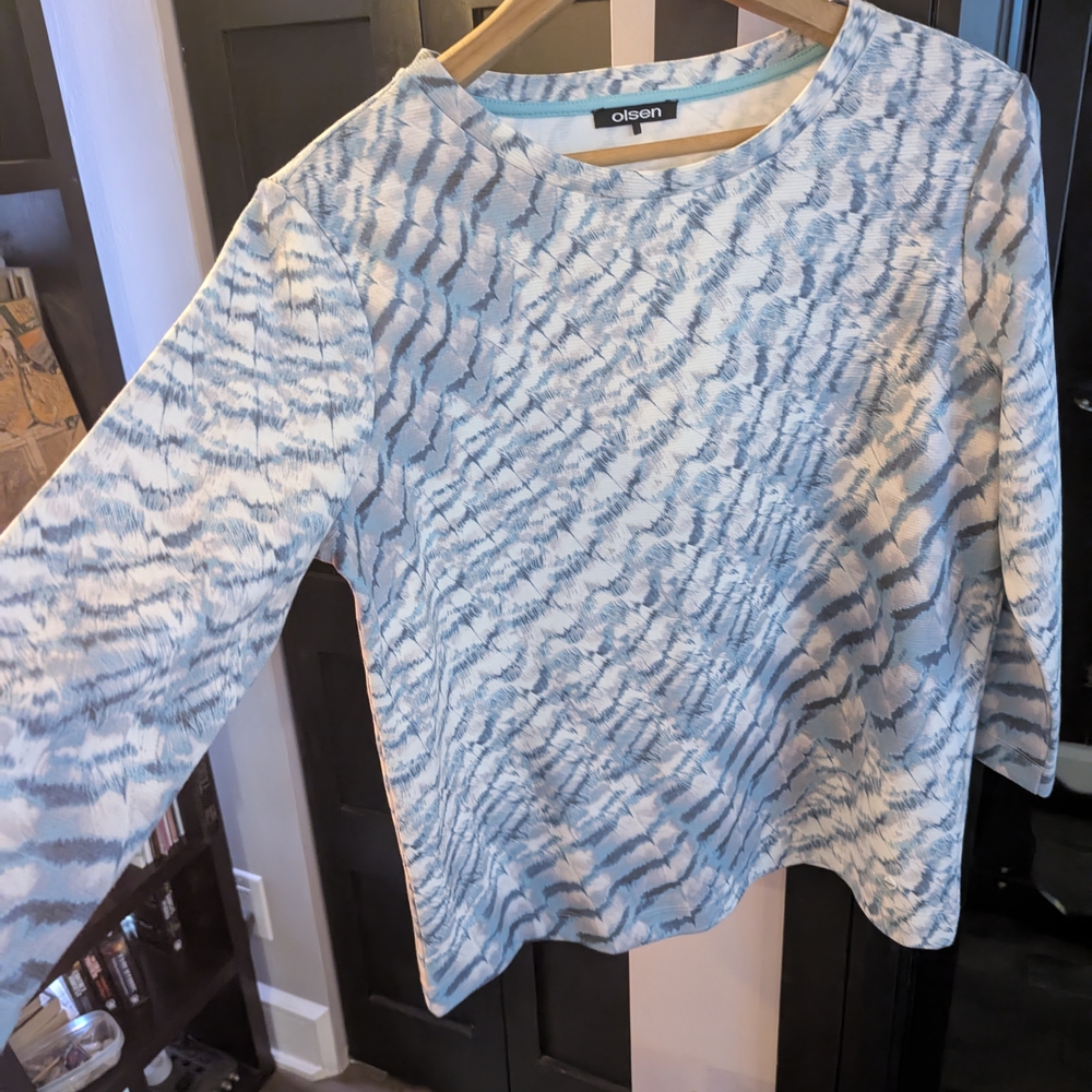 Henny Jersey, Blue and White Women's Sweater